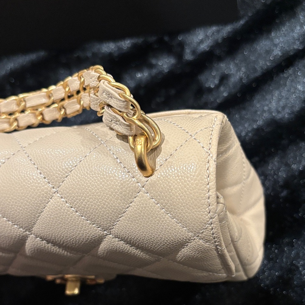 CHANEL 2025 BEIGE SMALL CC CHAIN FLAP BAG - Picture 9 of 11